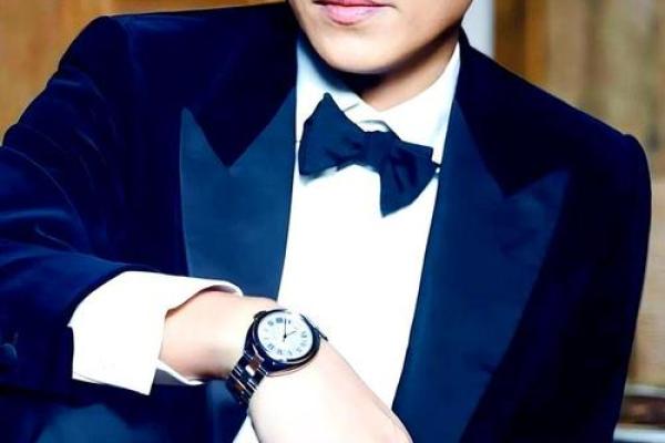 从靳东八字看人生轨迹:为何他能成就今日辉煌 从靳东八字看人生轨迹:为何他能成就今日辉煌